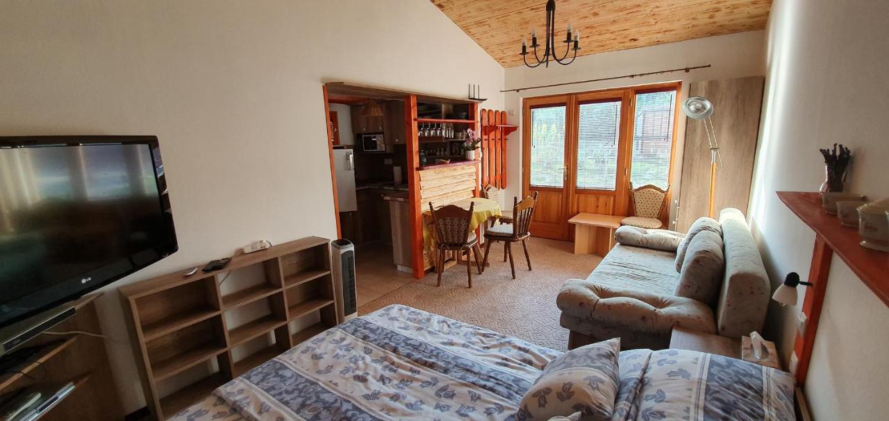 Dalia Apartmanok Csopak Habitación foto